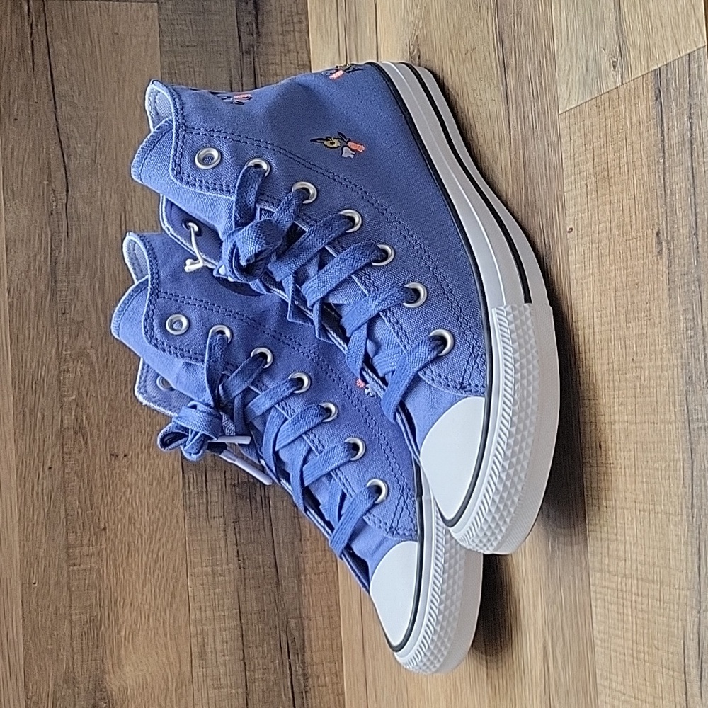 Converse Women's in Periwinkle